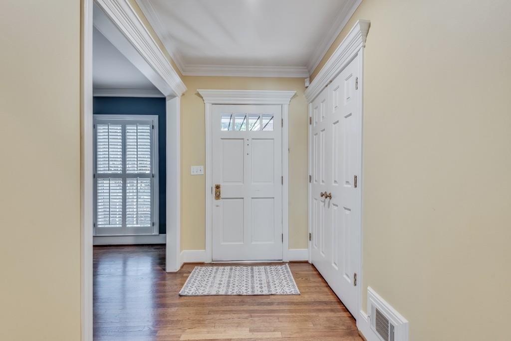 1882 Bedfordshire Court Decatur GA 30033