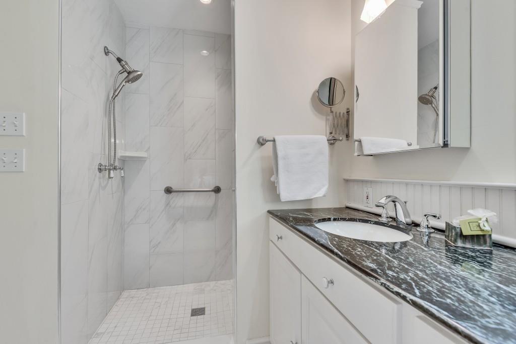 1882 Bedfordshire Court Decatur GA 30033