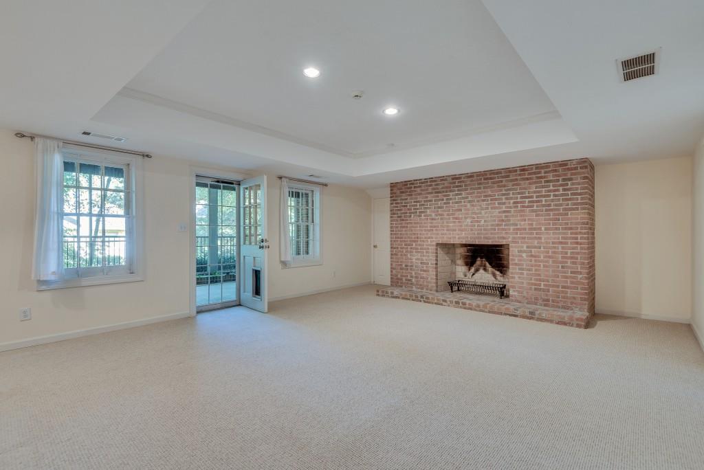 1882 Bedfordshire Court Decatur GA 30033