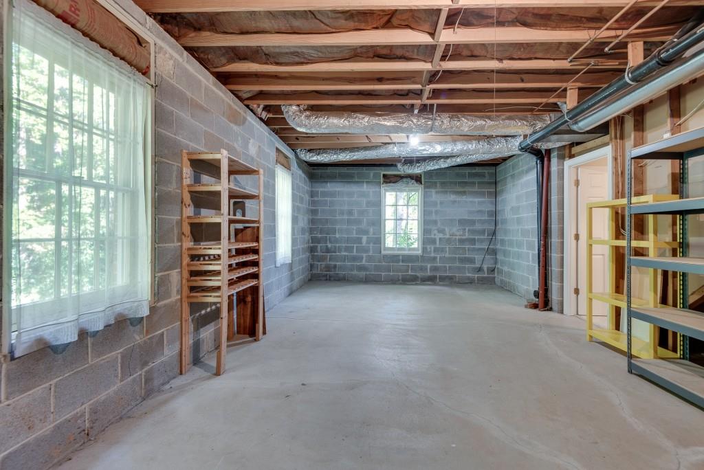 1882 Bedfordshire Court Decatur GA 30033