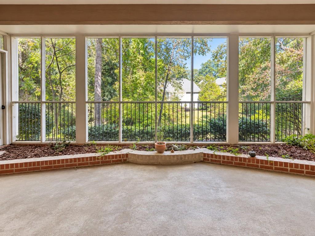 1882 Bedfordshire Court Decatur GA 30033