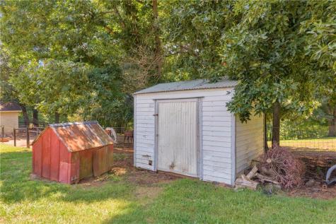 793 Soapstone Road Dahlonega GA 30533
