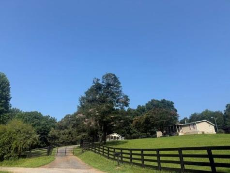 793 Soapstone Road Dahlonega GA 30533