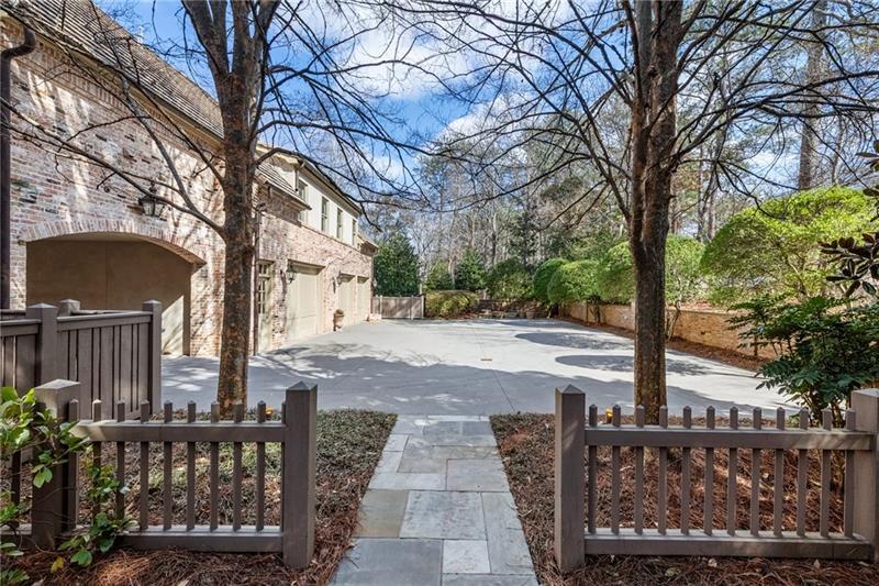 4380 Harris Trail NW Atlanta GA 30327