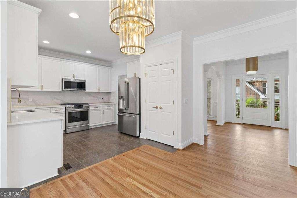 1711 Summit Glen Lane Atlanta GA 30329