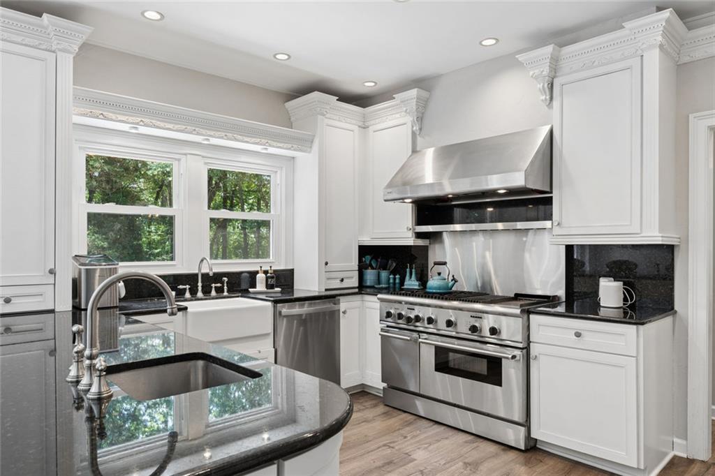 210 Willow Lake Cove Roswell GA 30075