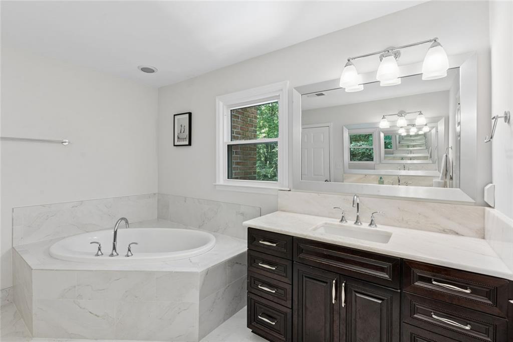 210 Willow Lake Cove Roswell GA 30075