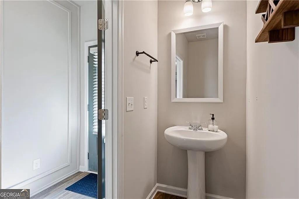 2831 Ridgeview Drive SW Atlanta GA 30331