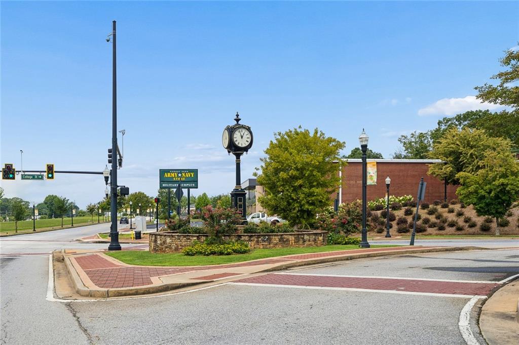 696 Hill Street Forest Park GA 30297