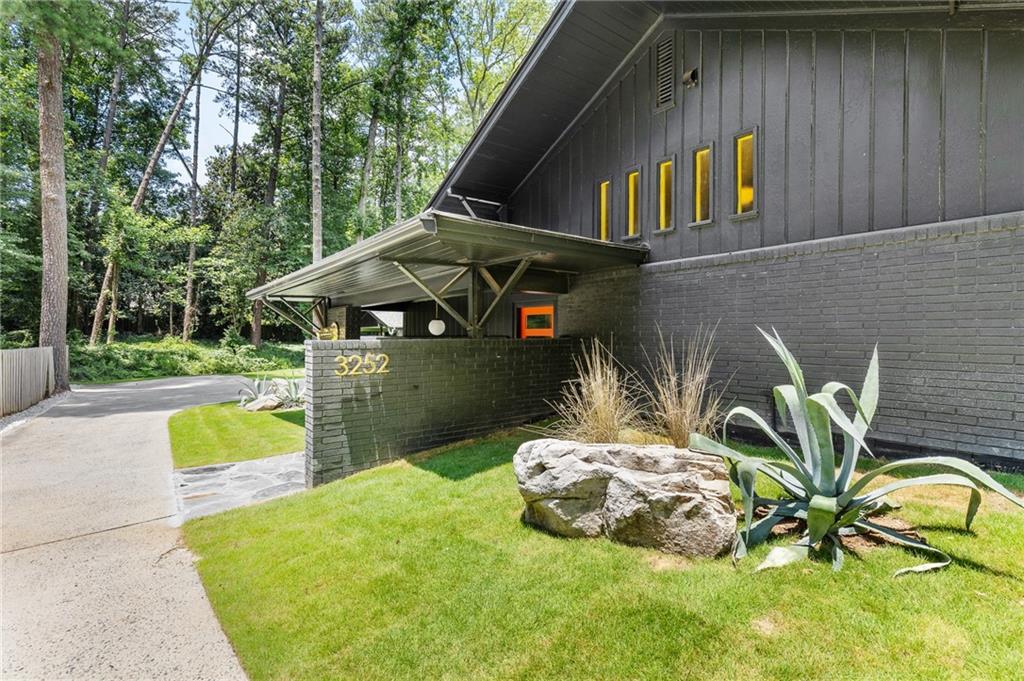 3252 W Roxboro Road NE Atlanta GA 30324