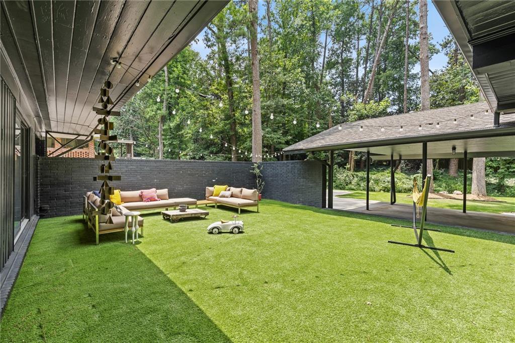 3252 W Roxboro Road NE Atlanta GA 30324