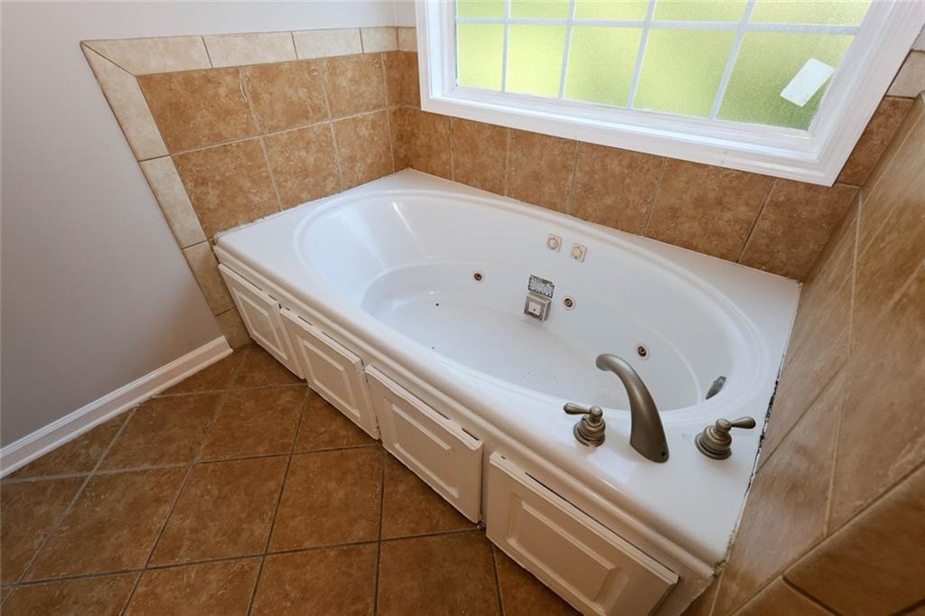 2025 Jessica Way NE Conyers GA 30012