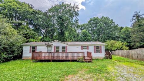 99 Center Grove Drive Cleveland GA 30528