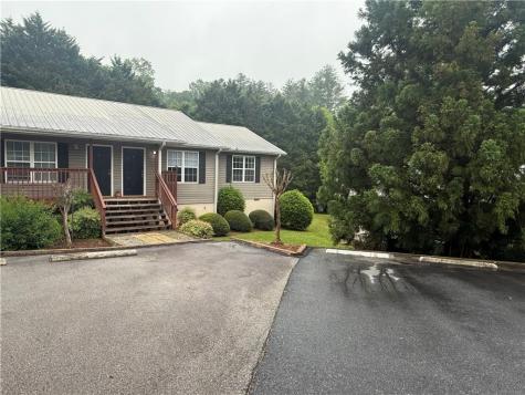 683 Grant Street Clarkesville GA 30523