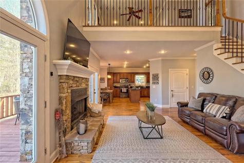 1189 Sunnyside Road Hiawassee GA 30546