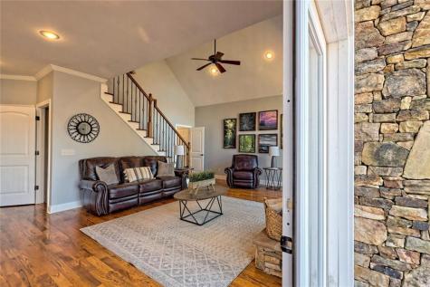 1189 Sunnyside Road Hiawassee GA 30546