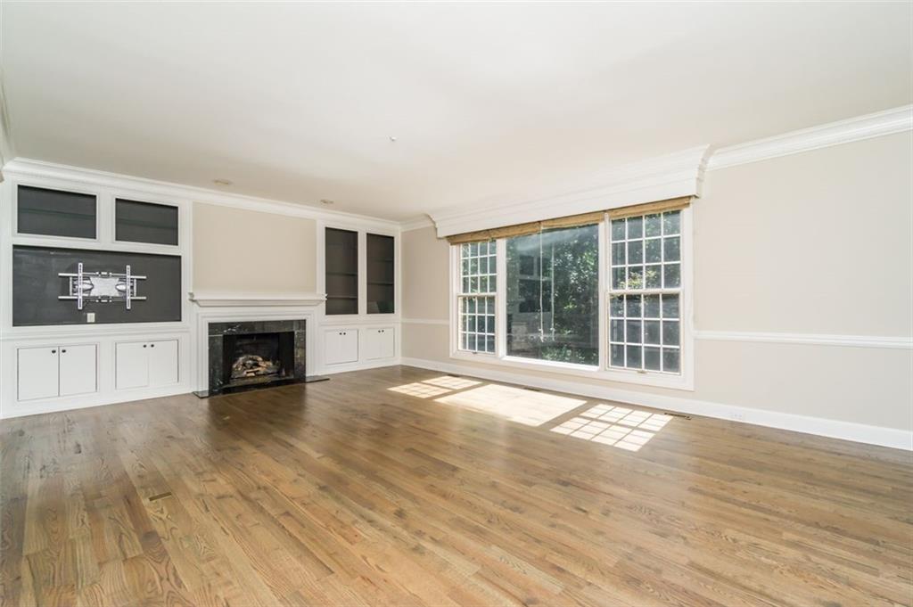 565 River Chase Point Atlanta GA 30328