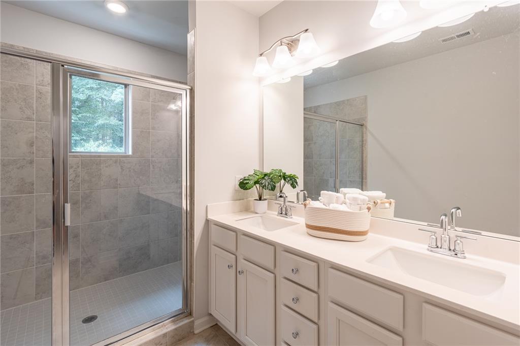 2701 Cedar Pine Way Doraville GA 30360