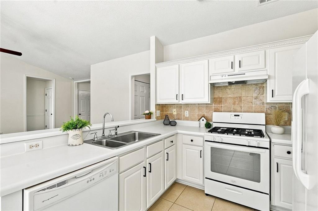136 Park Forest Drive NW Kennesaw GA 30144