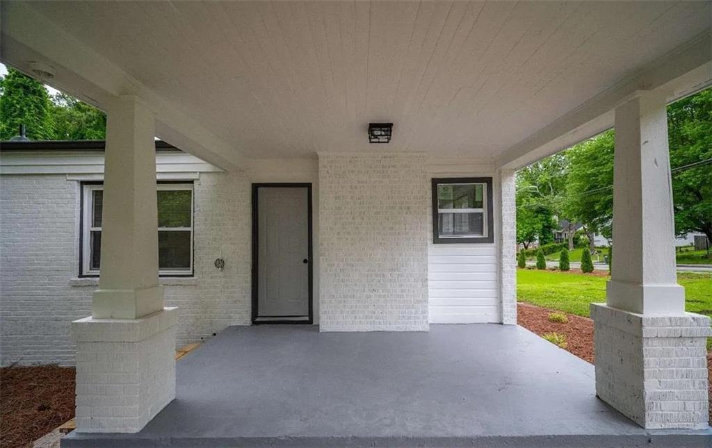 2137 Delowe Drive East Point GA 30344