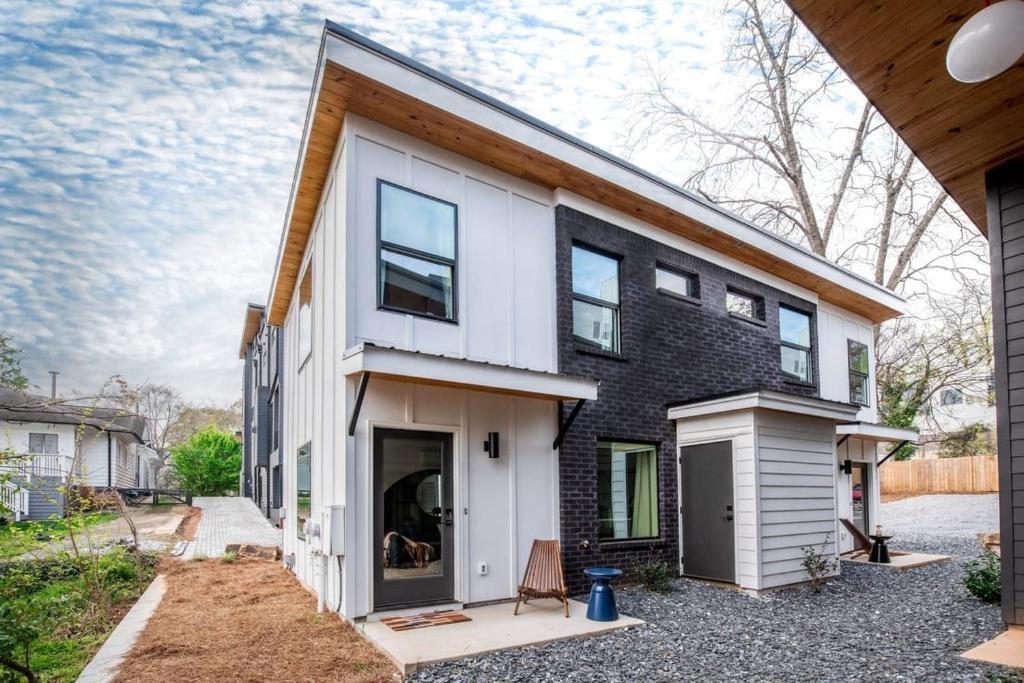 542 Boulevard Place NE Atlanta GA 30308