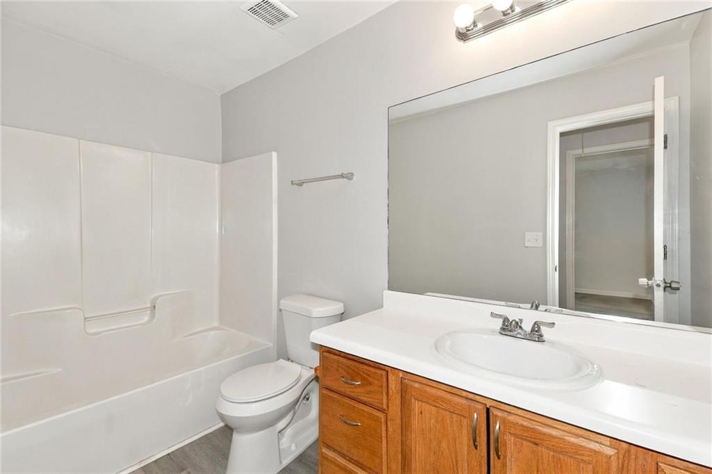 5730 Broadleaf Way Atlanta GA 30349