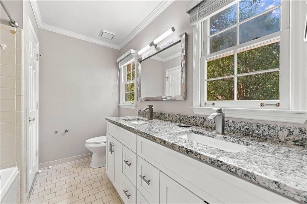 2012 Falcon Glen Court Alpharetta GA 30022