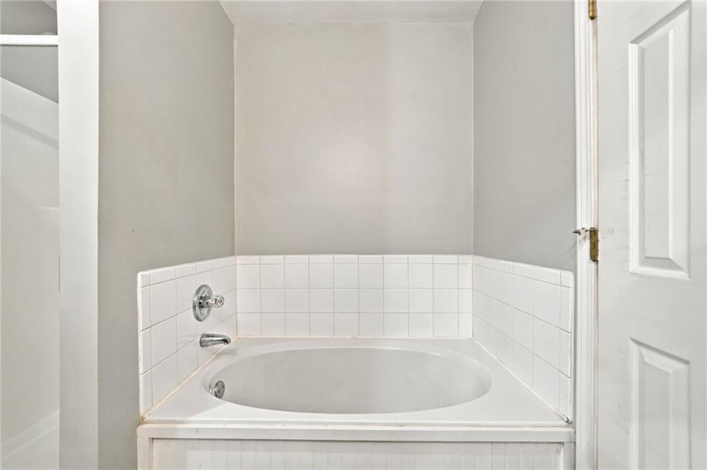 538 Parkstone Lane Woodstock GA 30189
