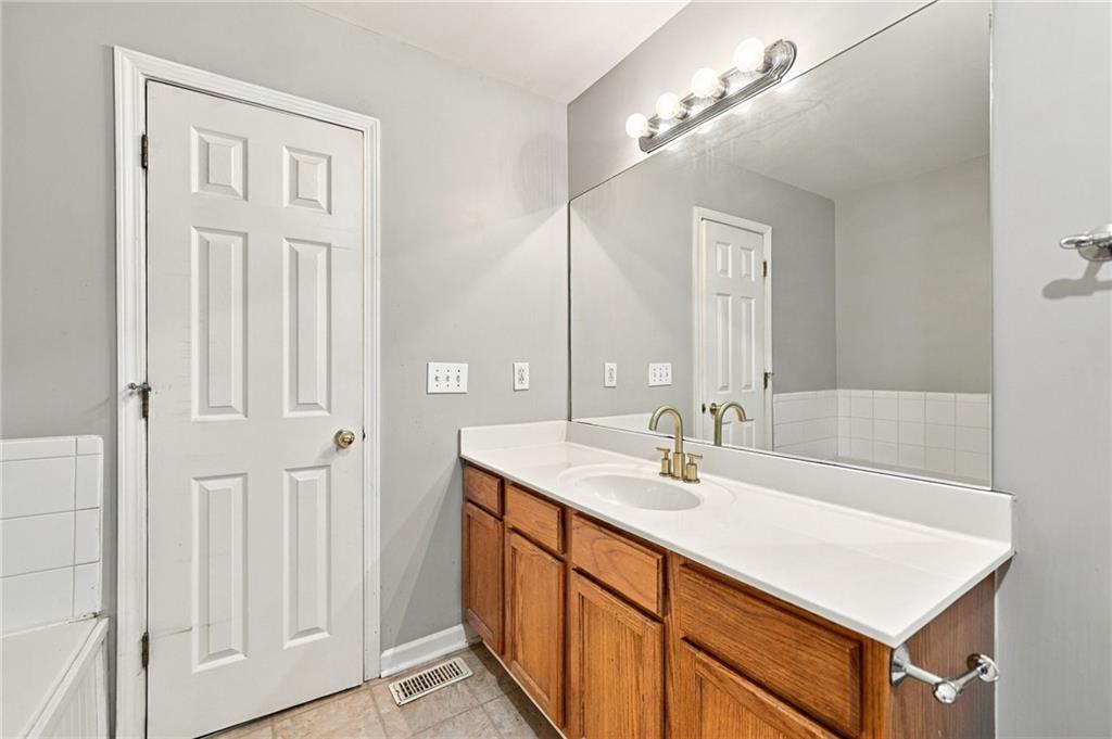 538 Parkstone Lane Woodstock GA 30189
