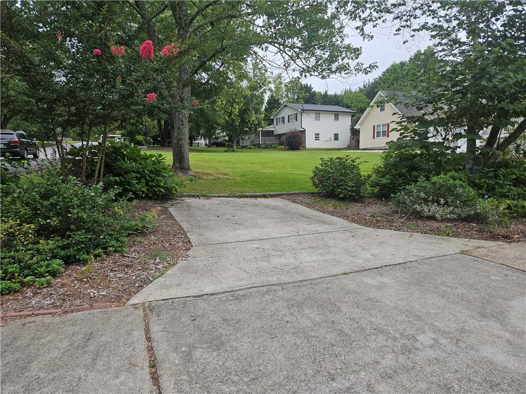 395 Monivea Lane Roswell GA 30075