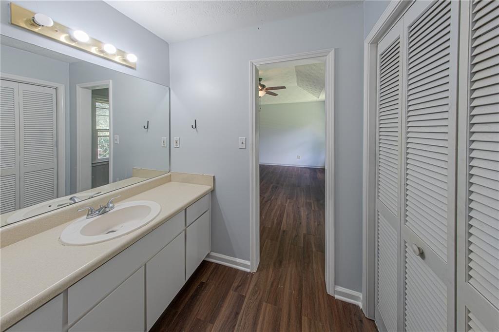 989 Gate Post Land Lawrenceville GA 30044