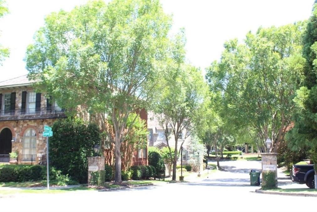 704 Longleaf Drive NE Atlanta GA 30342
