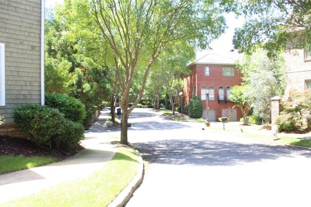 704 Longleaf Drive NE Atlanta GA 30342
