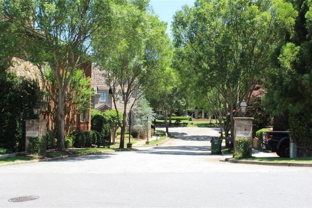 704 Longleaf Drive NE Atlanta GA 30342