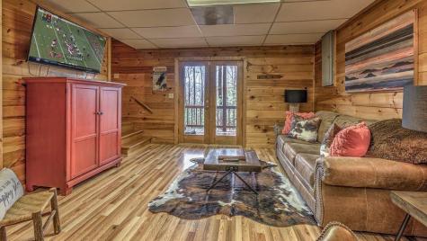 348 The Forest Has Eyes Blue Ridge GA 30513