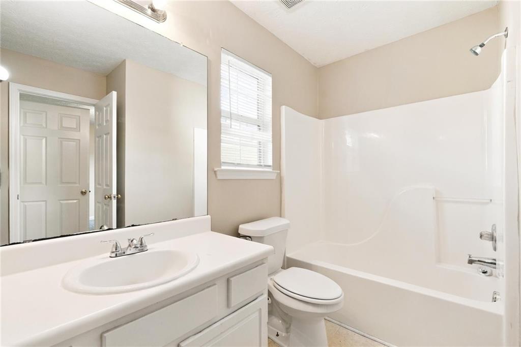 4502 Swan Trace Atlanta GA 30349