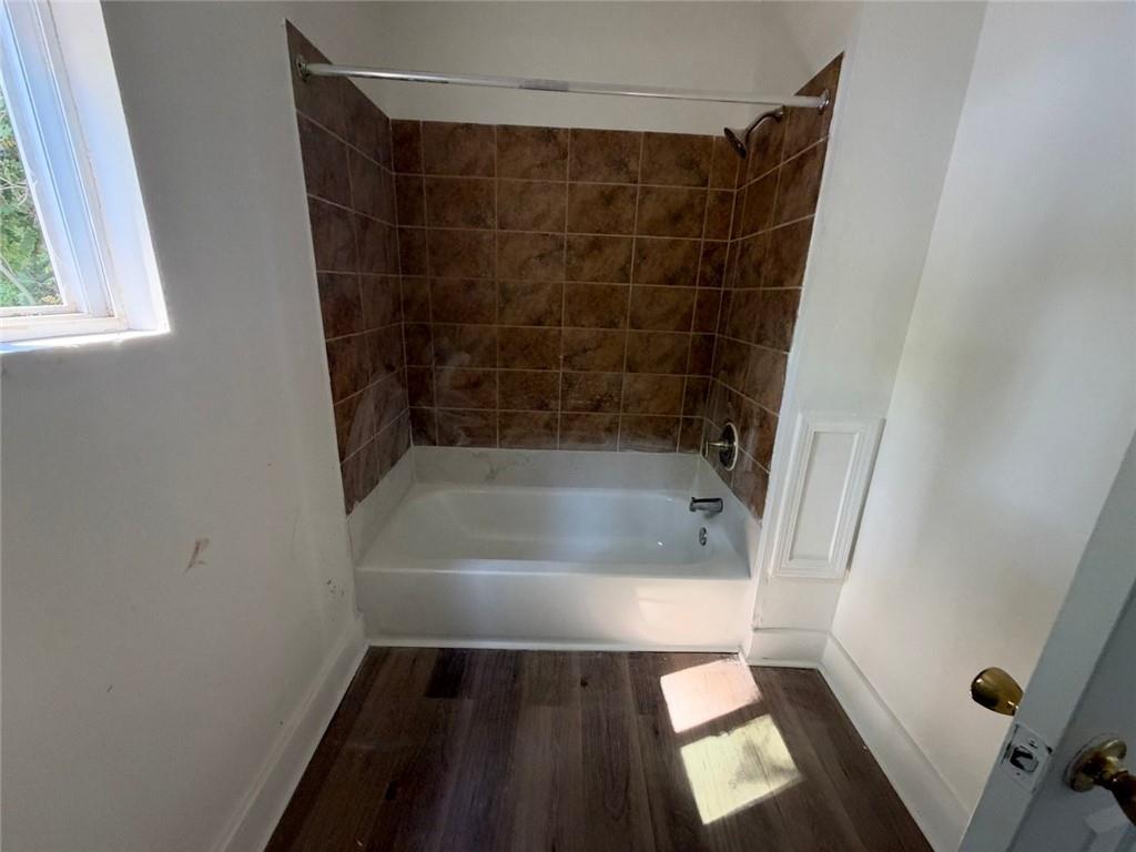 952 Estes Drive SW Atlanta GA 30310
