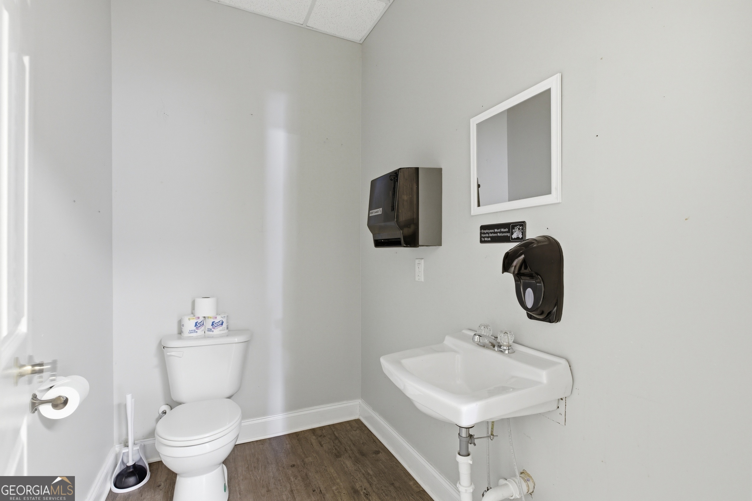124 Clarkesville Plaza Clarkesville GA 30523