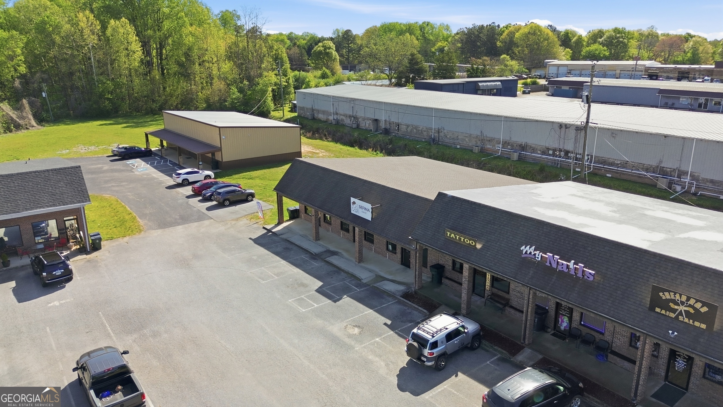 124 Clarkesville Plaza Clarkesville GA 30523