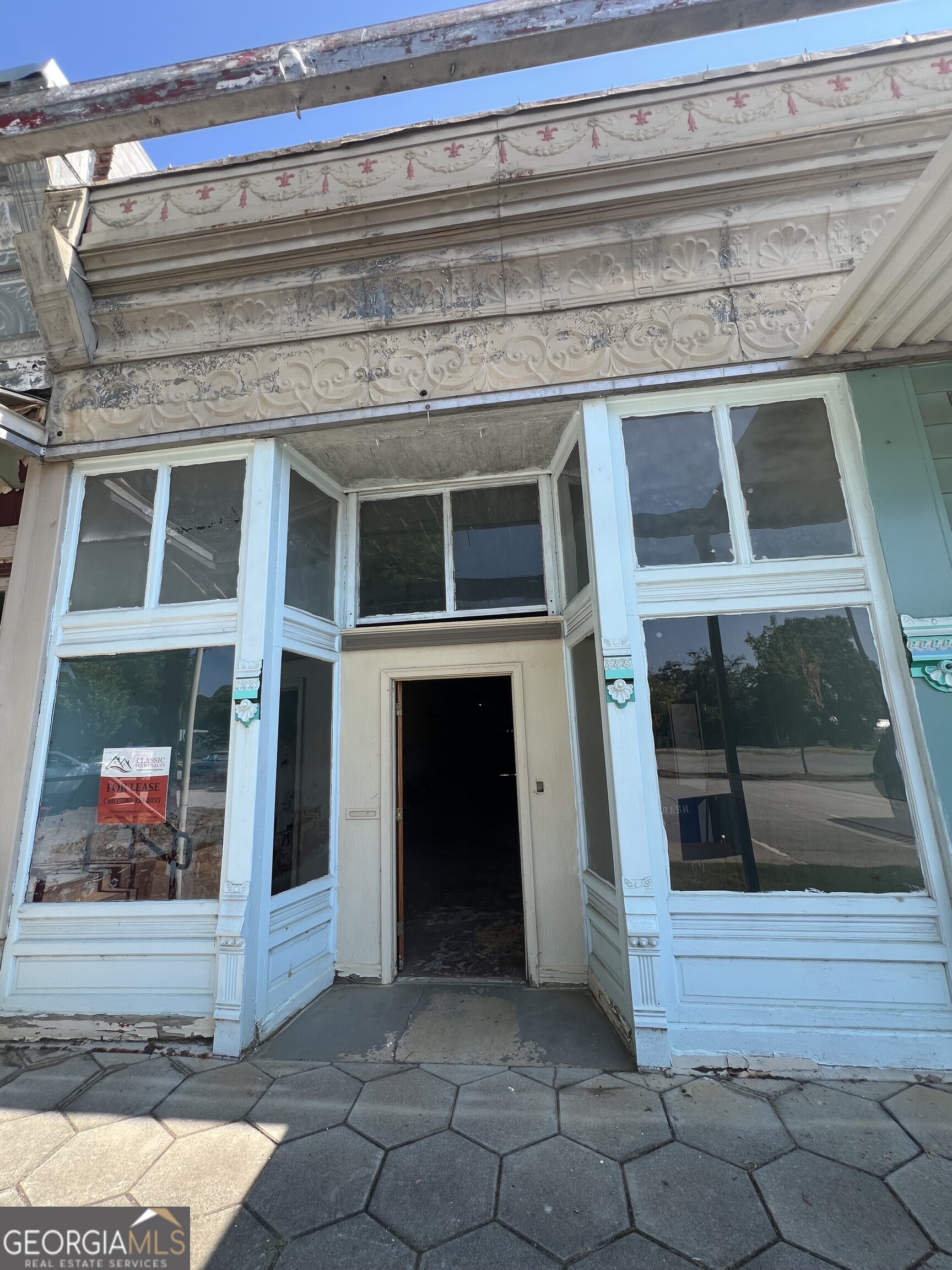 69 E North Avenue Comer GA 30629