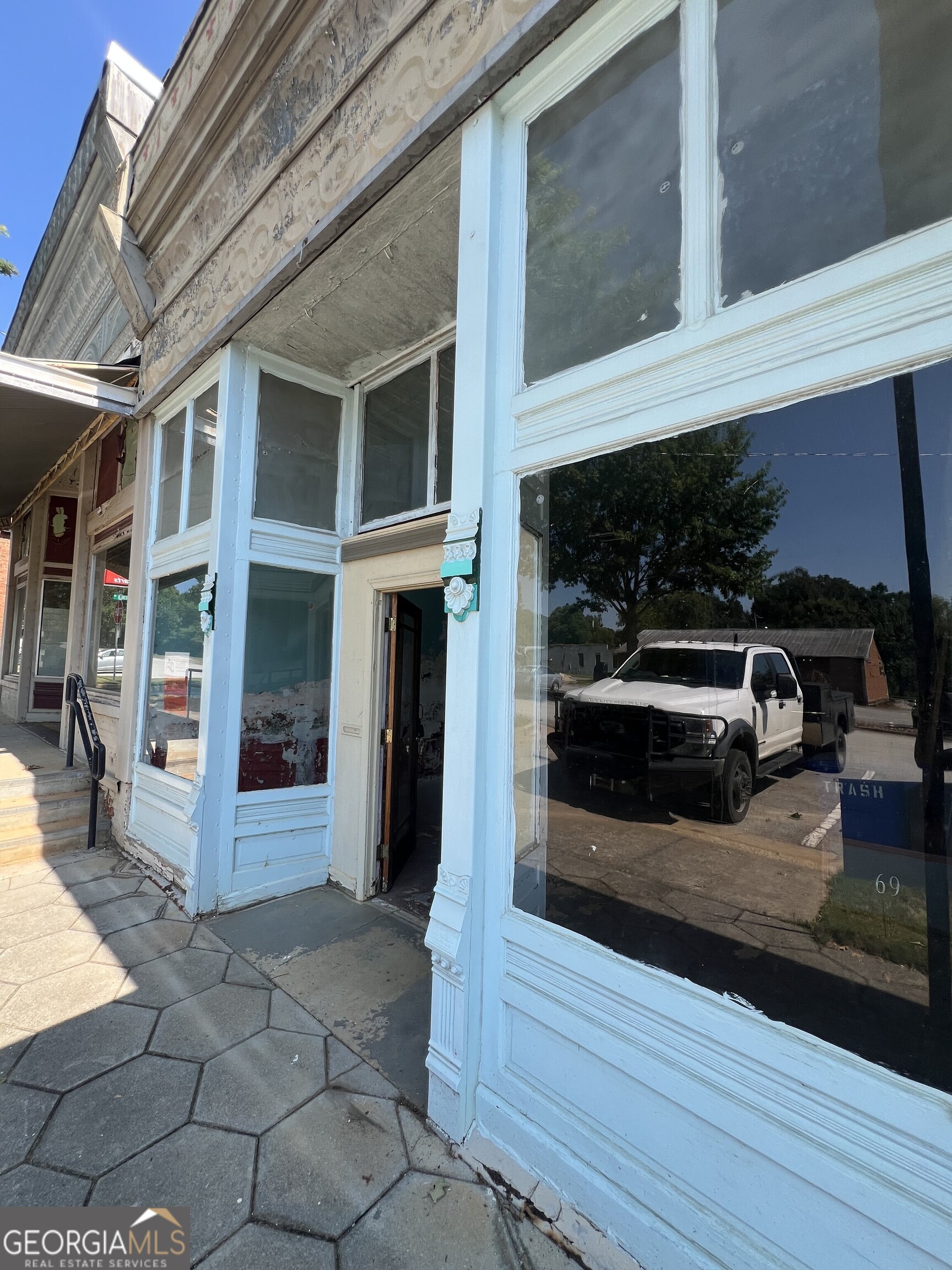69 E North Avenue Comer GA 30629