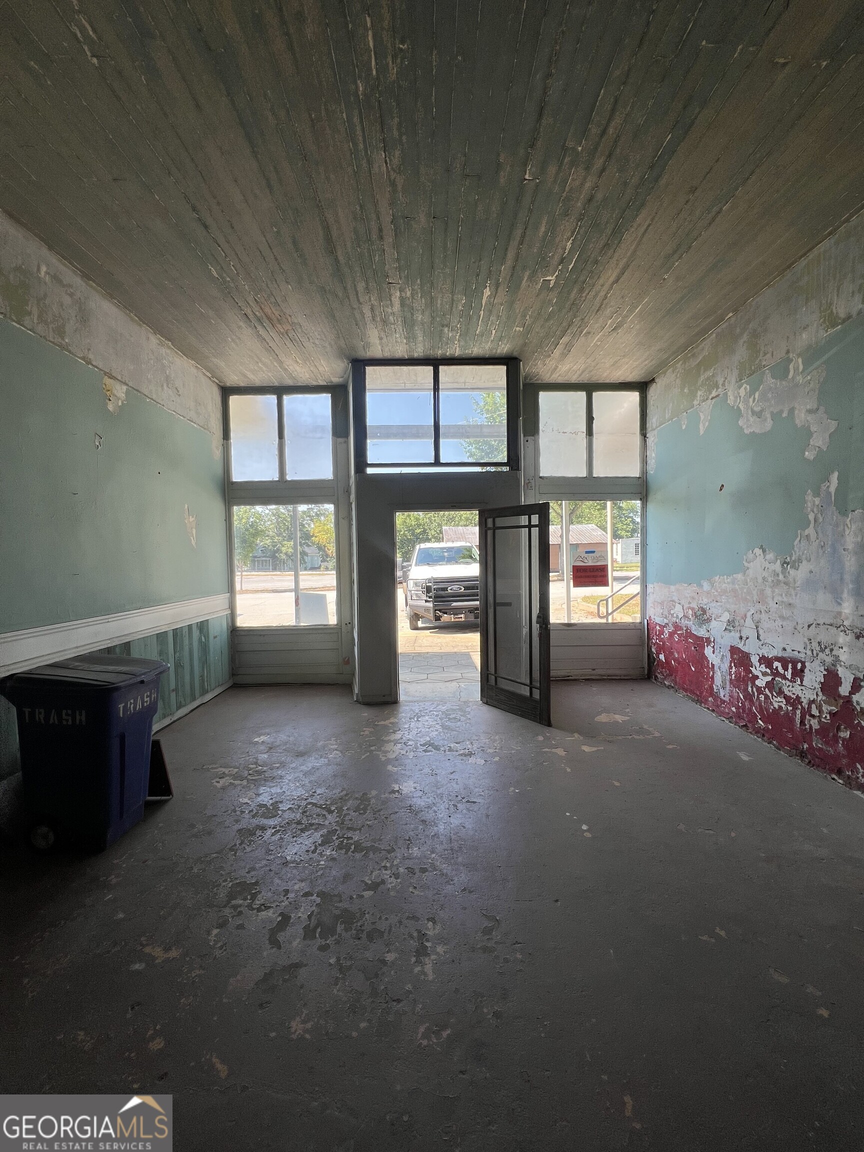 69 E North Avenue Comer GA 30629