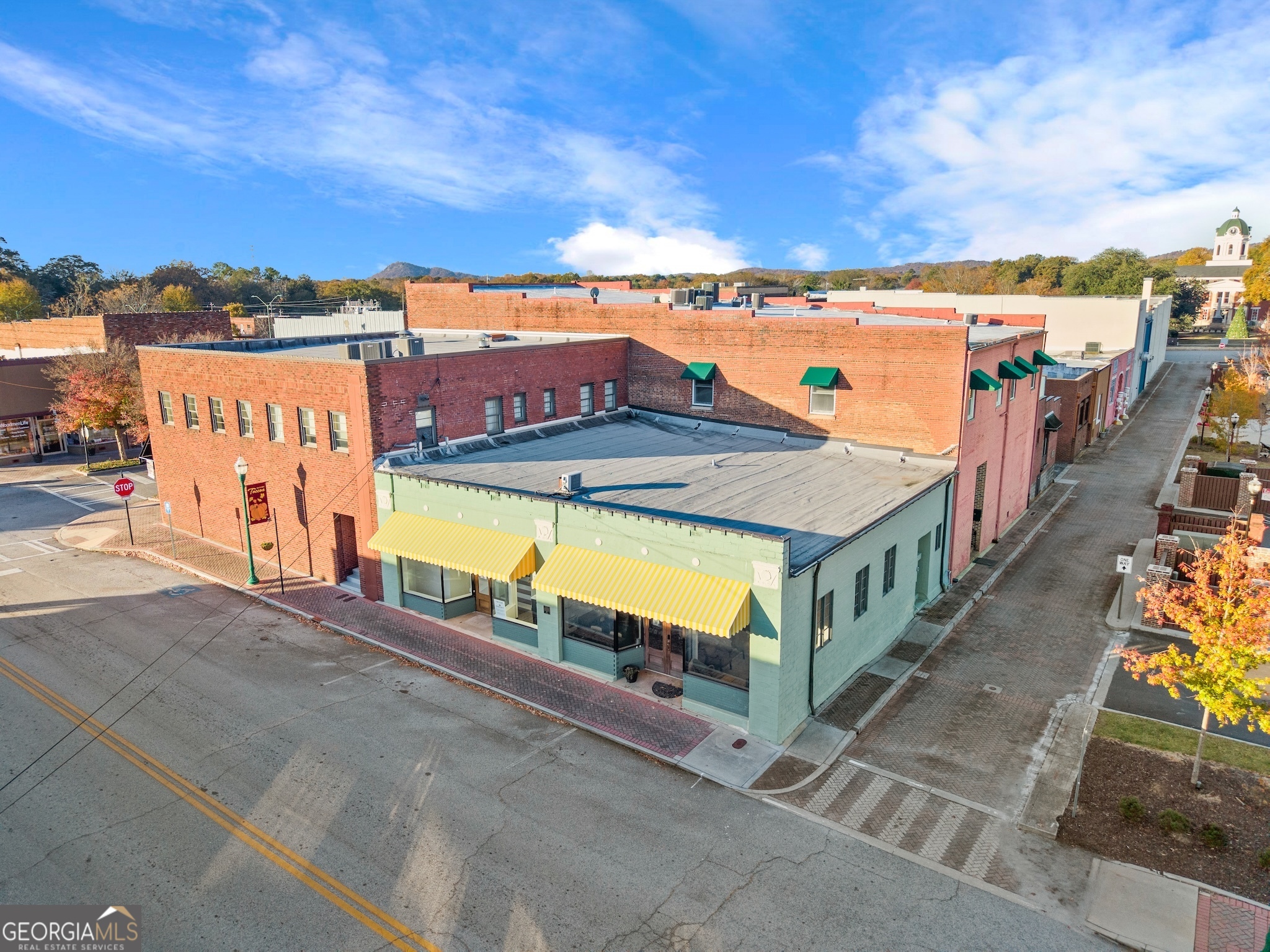 147 N Pond Street Toccoa GA 30577