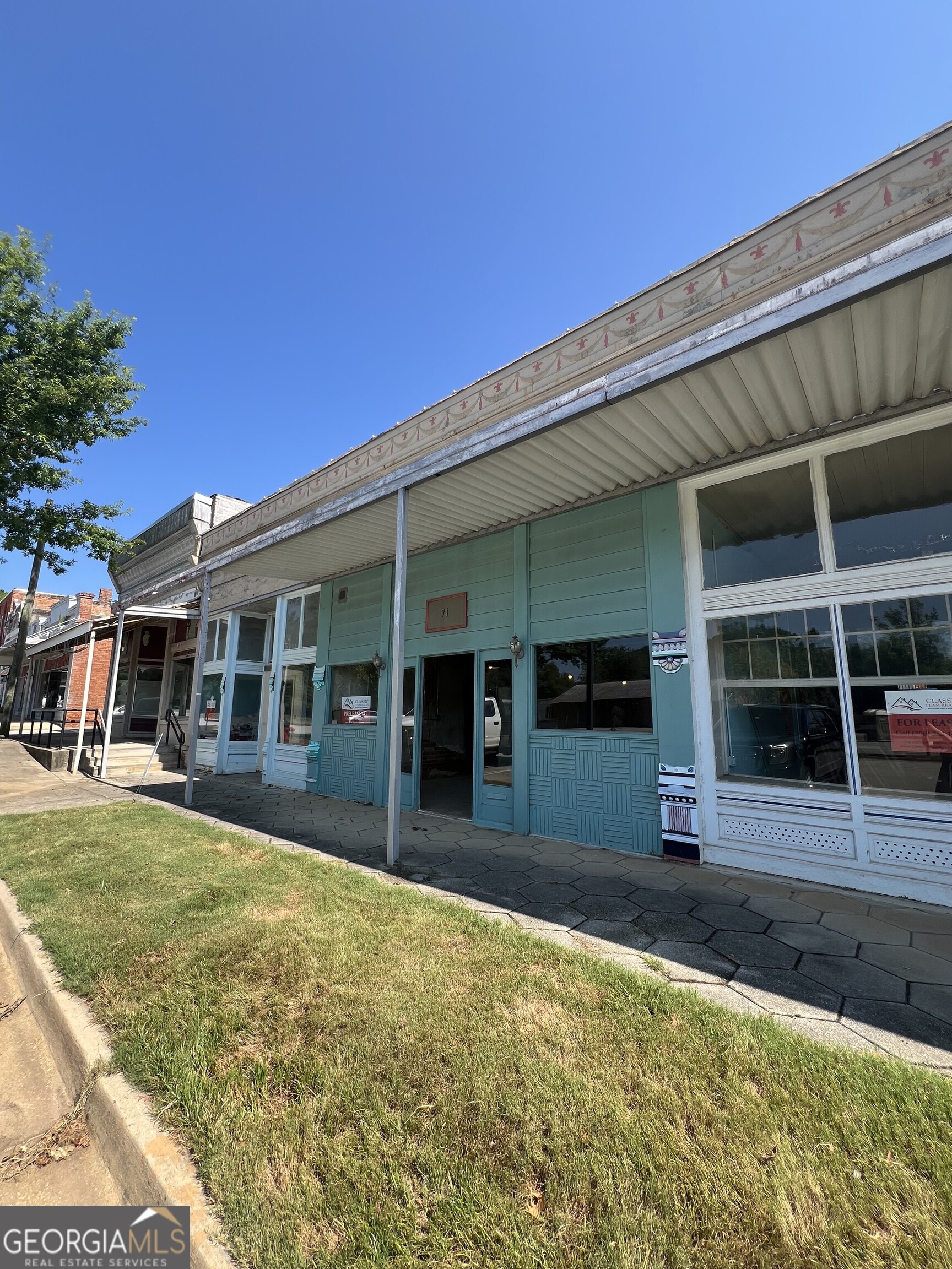 71 E North Avenue Comer GA 30629