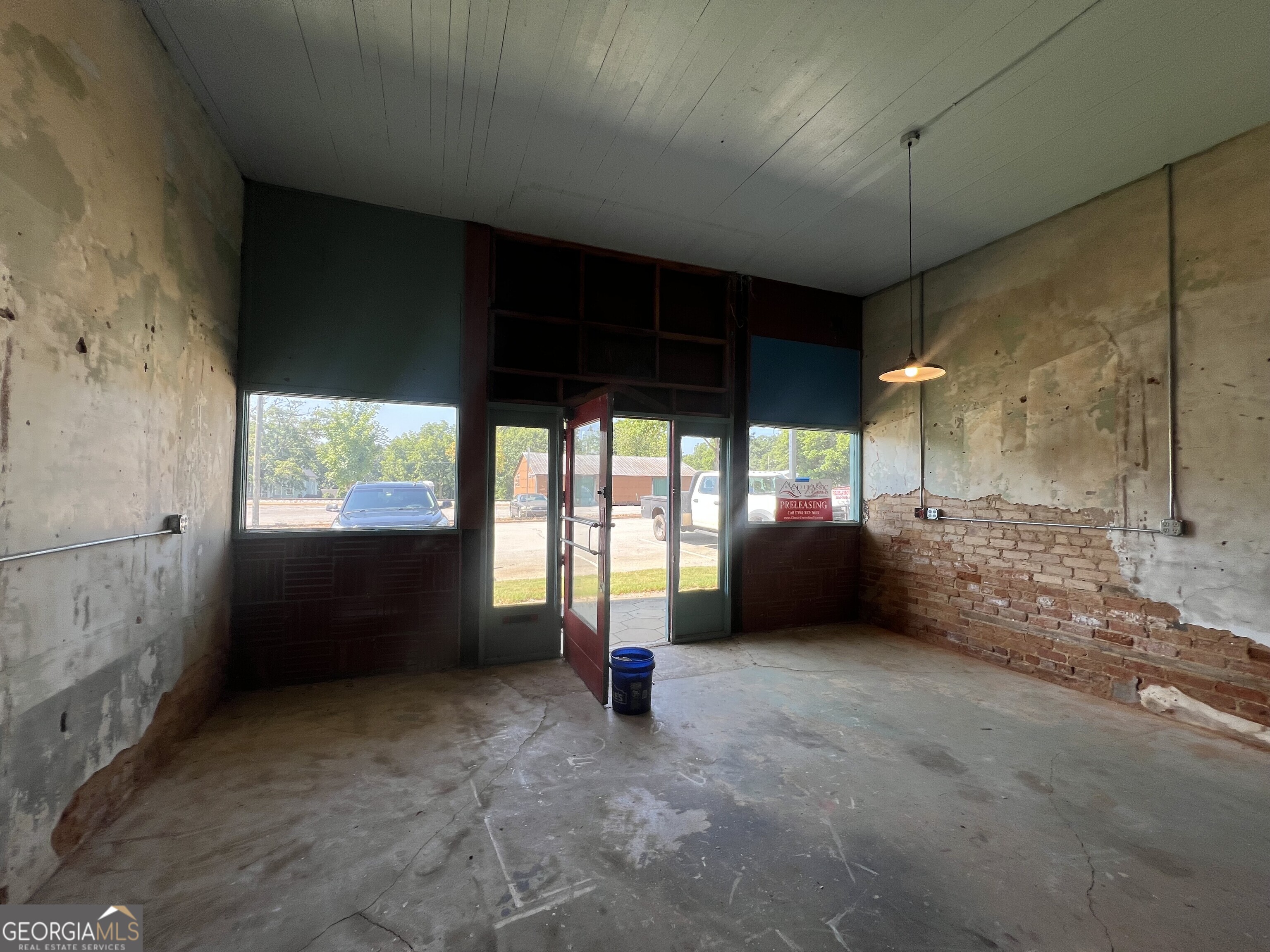 71 E North Avenue Comer GA 30629