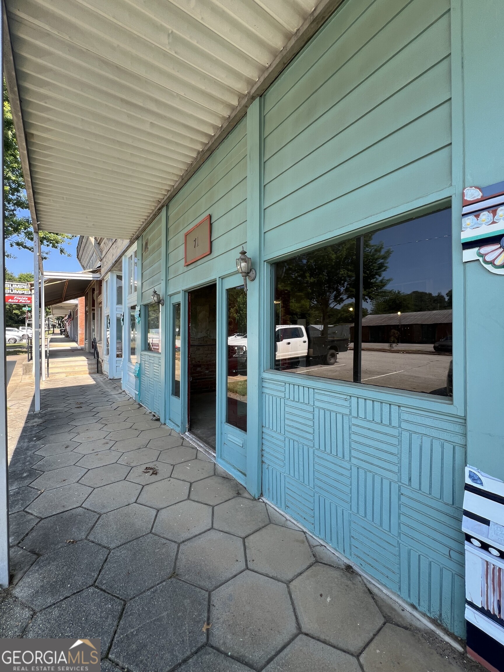 71 E North Avenue Comer GA 30629