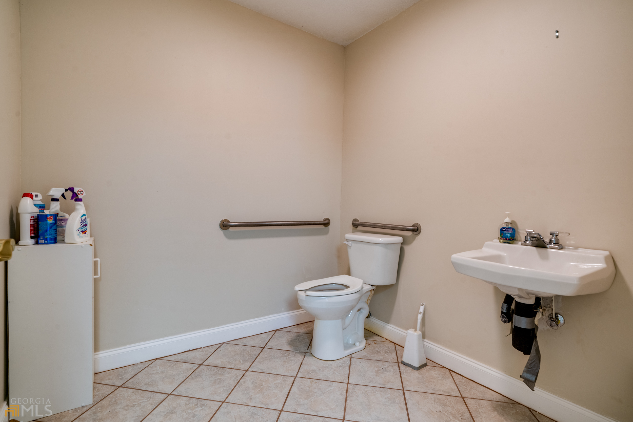 6911 Cleveland Highway Clermont GA 30527