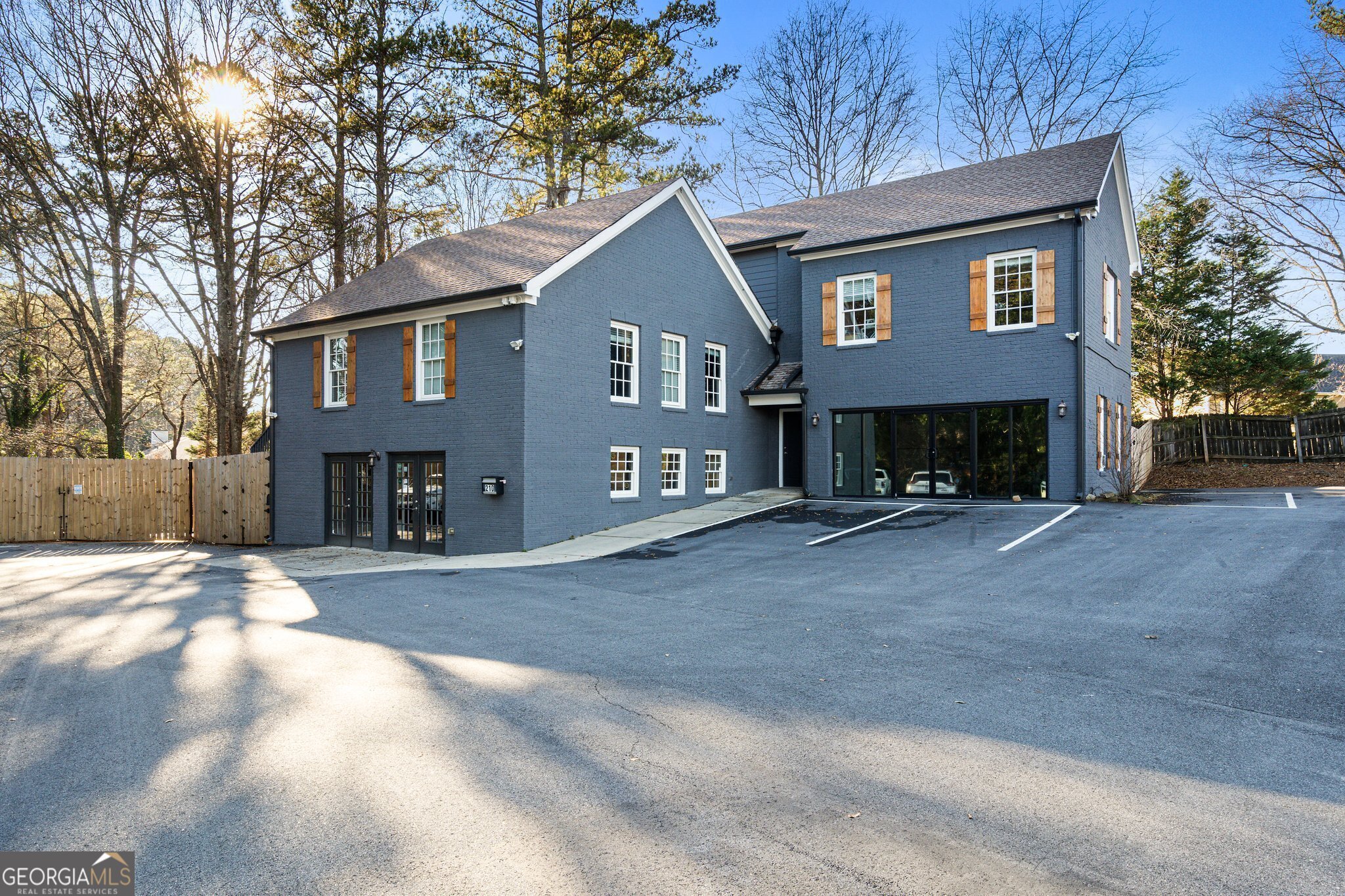 210 W Crossville Road Roswell GA 30075