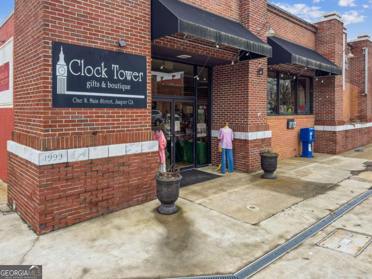 37 Court Street Jasper GA 30143