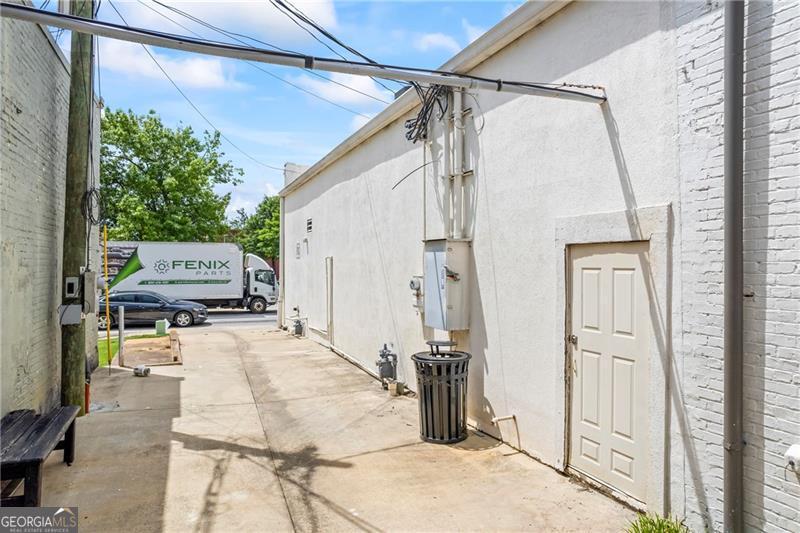 100 Broad Monroe GA 30655